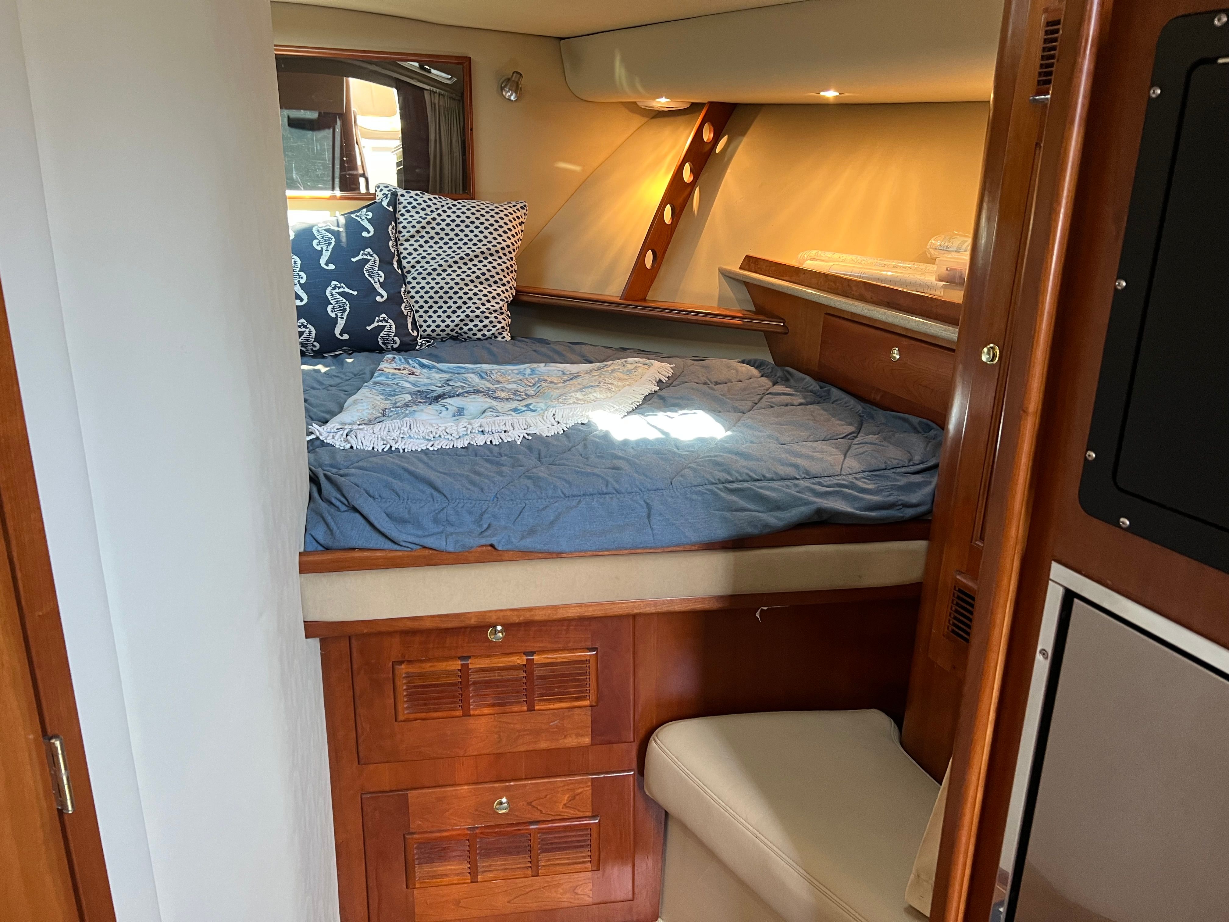 2004 Rampage 38 Express - 27