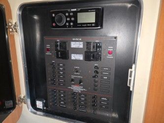 2006 Wellcraft 330 Coastal - 10