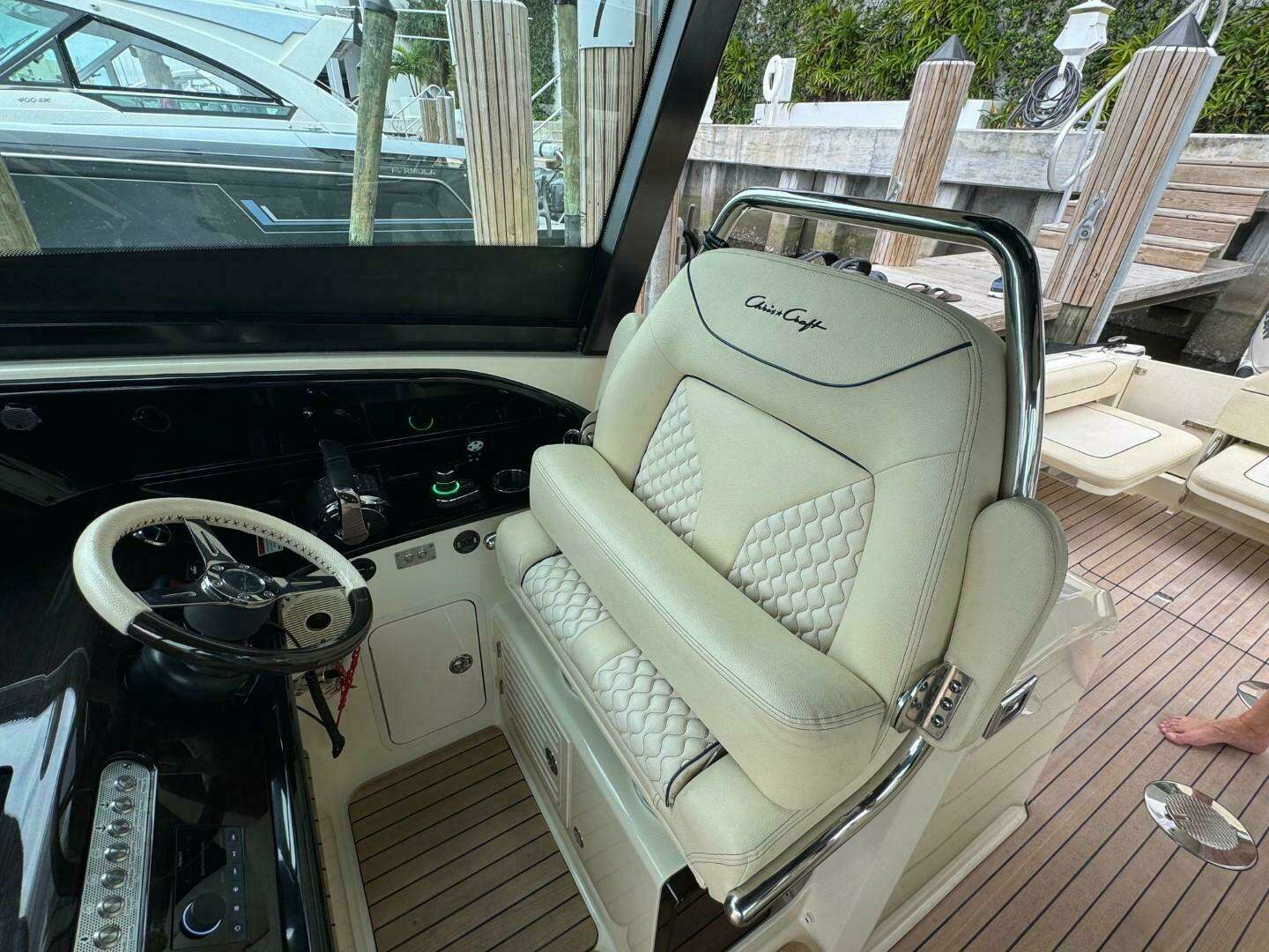 2022 Chris-Craft Calypso 35 - Image 15