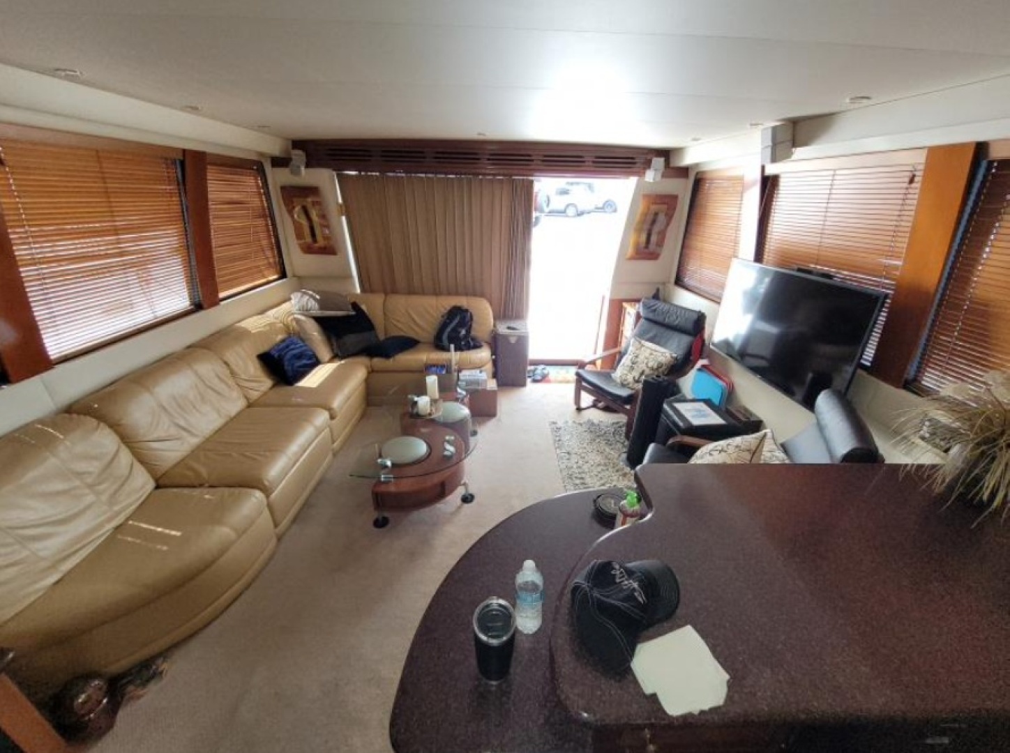 2001 Carver 570 Voyager Pilothouse - Image 23