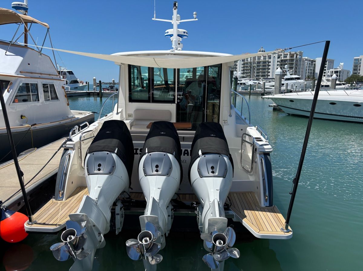 2022 Back Cove 39O - 11