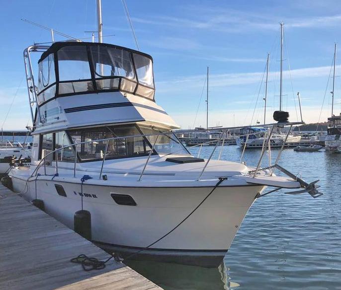 1988 Carver 3227 Convertible