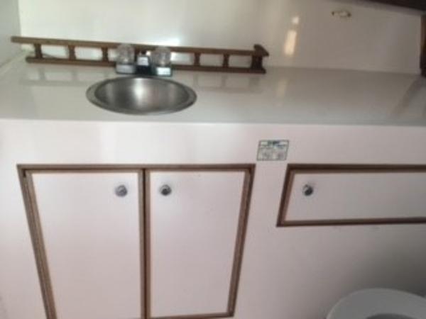 1993 Regulator 26 Express Cruiser - 11