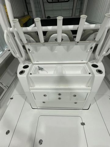 2024 Sportsman Open 352 Center Console - 42
