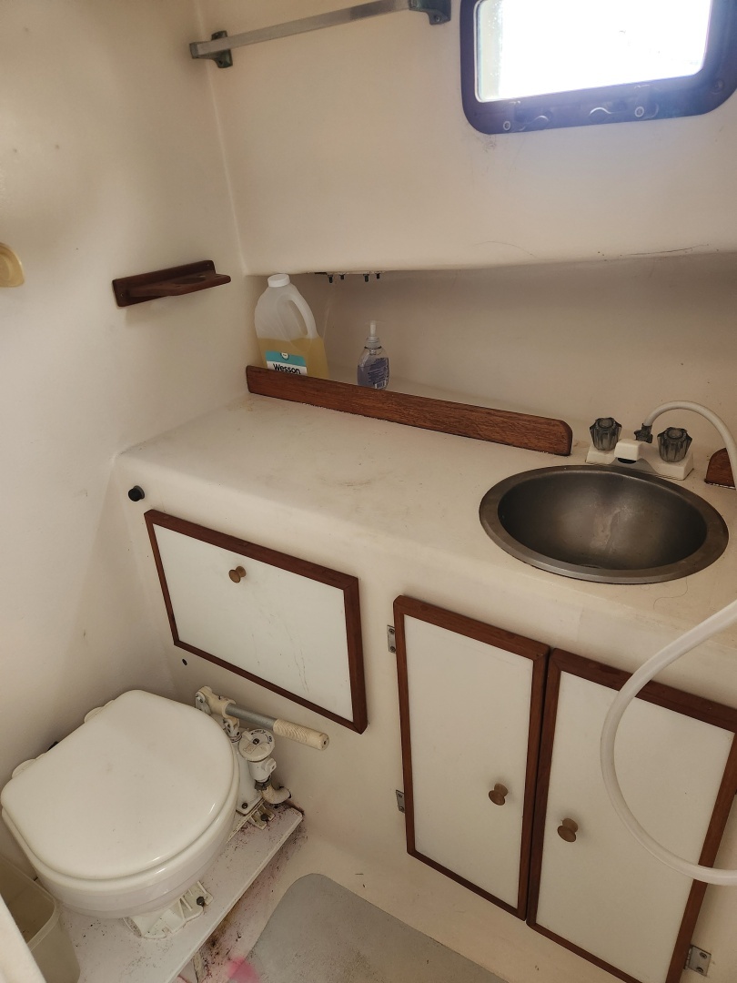 1988 Duffy Lobster Yacht - Image 17