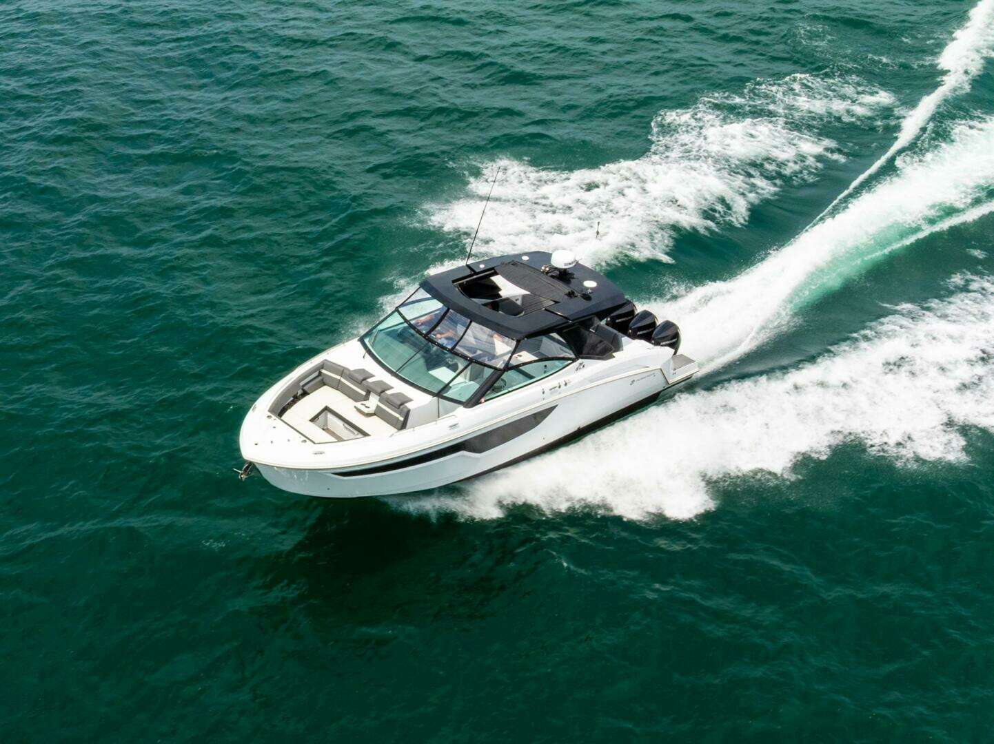 2021 Cruisers Yachts — - Image 2