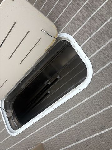 2026 Bentley Pontoons Legacy Cruise 223 - 19