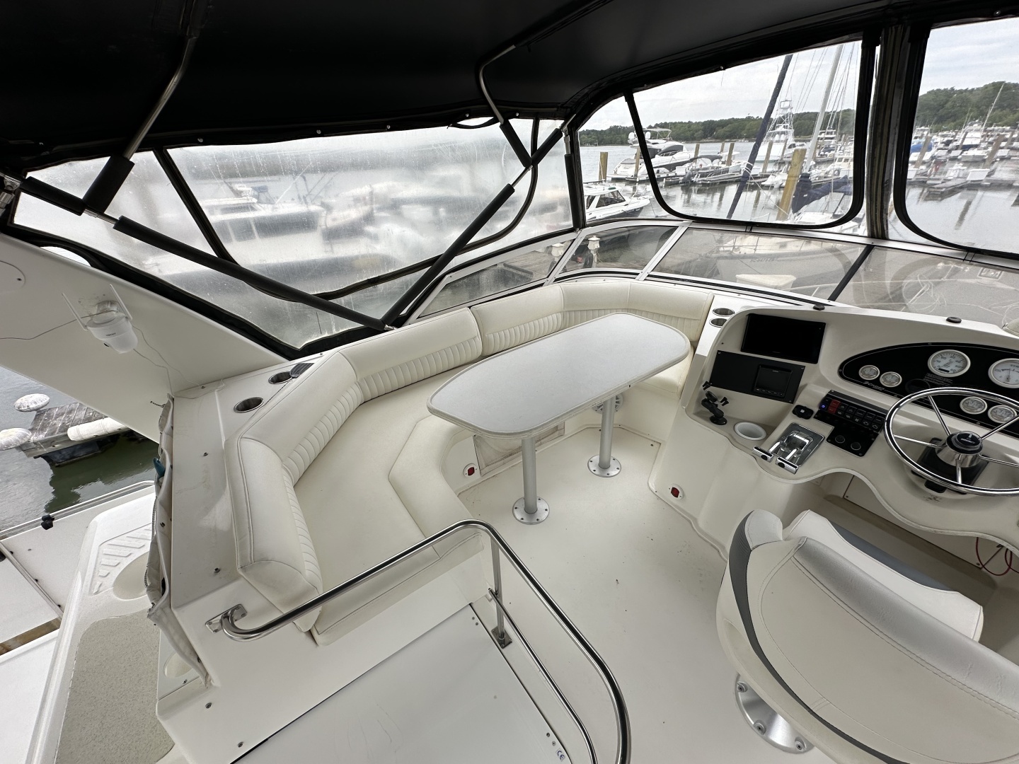 1998 Cruisers Yachts 3650 Aft Cabin - Image 25