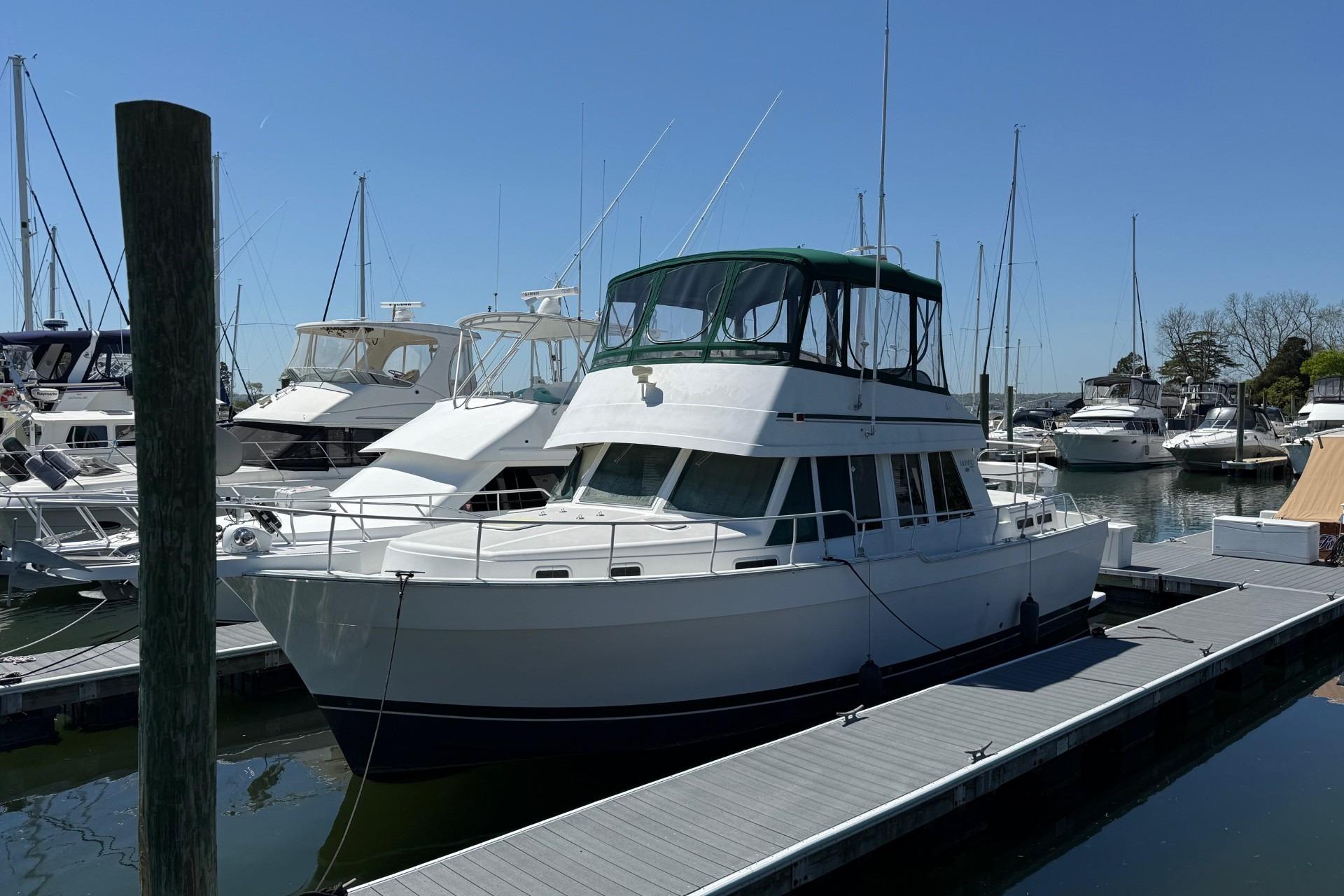 2001 Mainship 430 Trawler