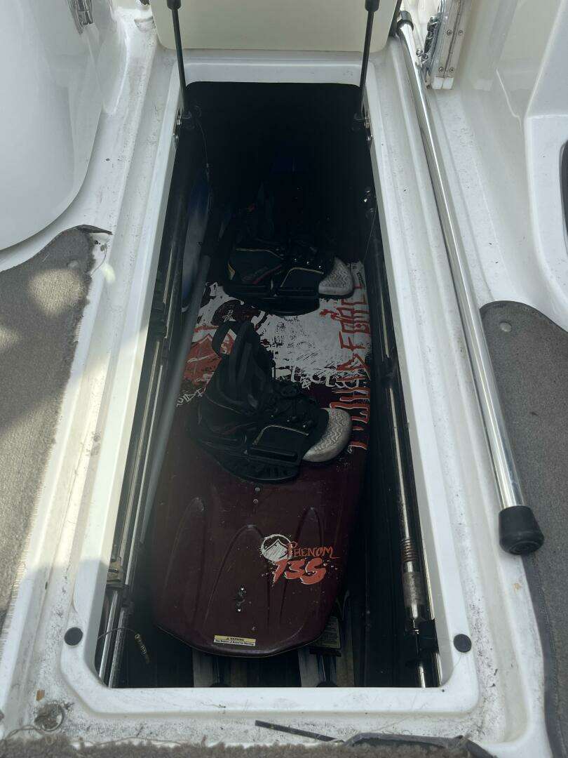 2002 Cobalt 282 - Image 42