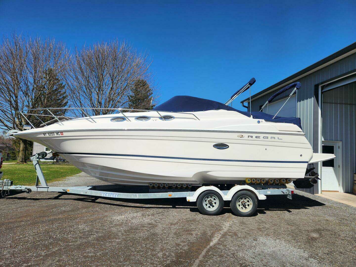 2005 Regal Commodore 2765 - Image 23