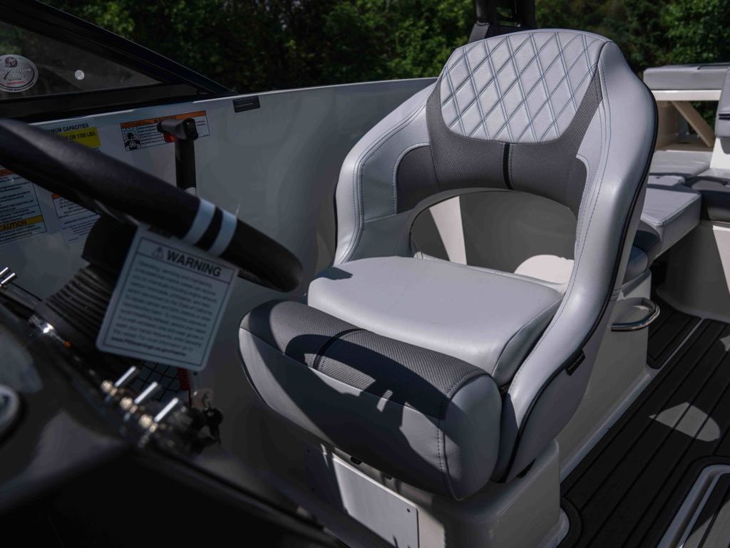 2026 Bayliner VR6 Bowrider I/O - 14