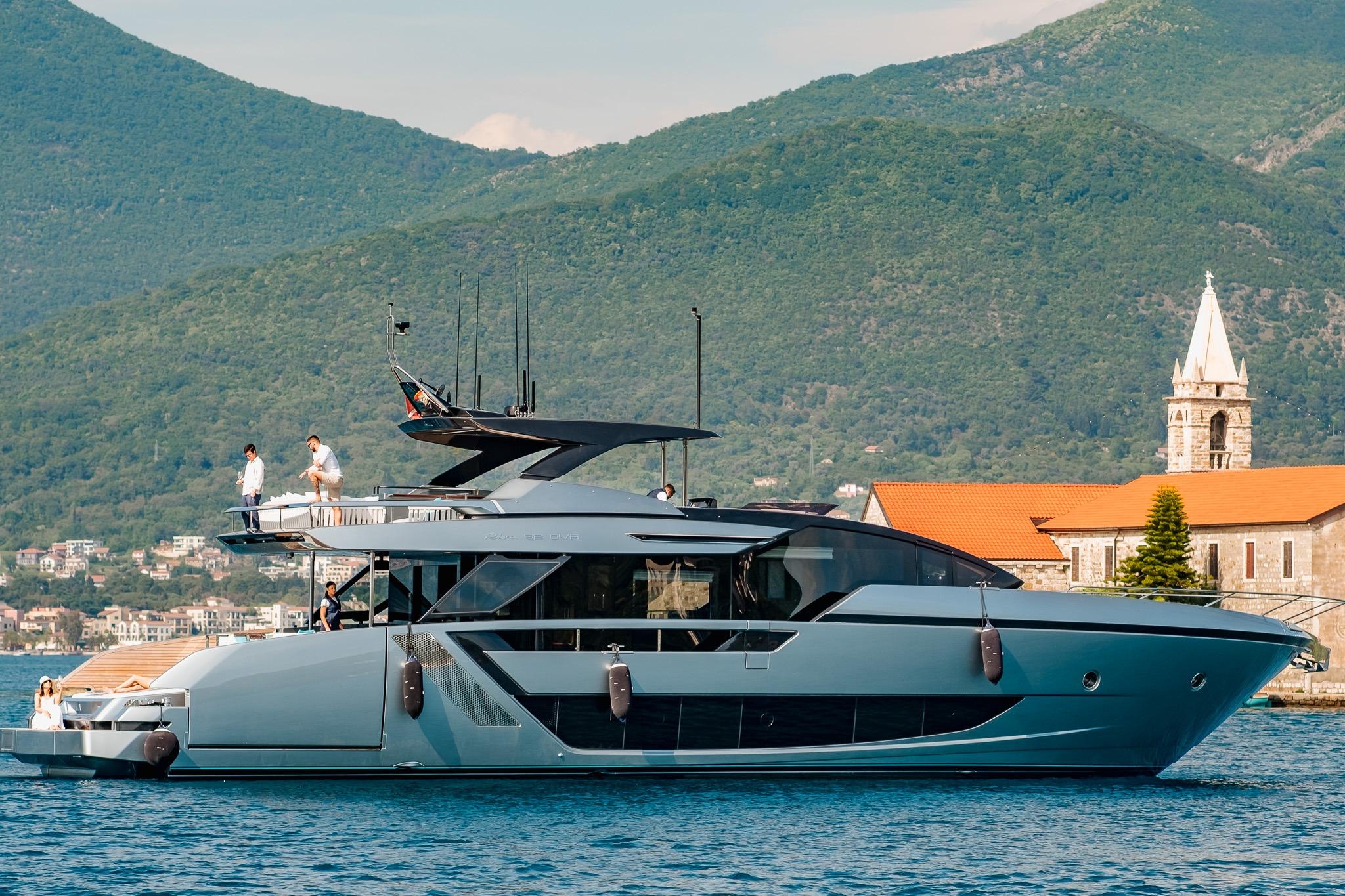 2024 Riva 82' Diva
