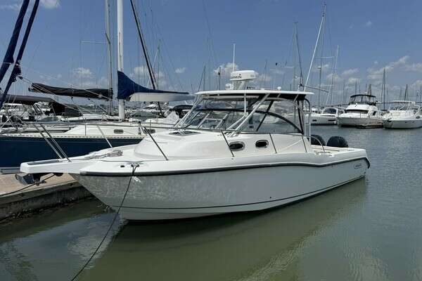 2011 Boston Whaler 305 Conquest