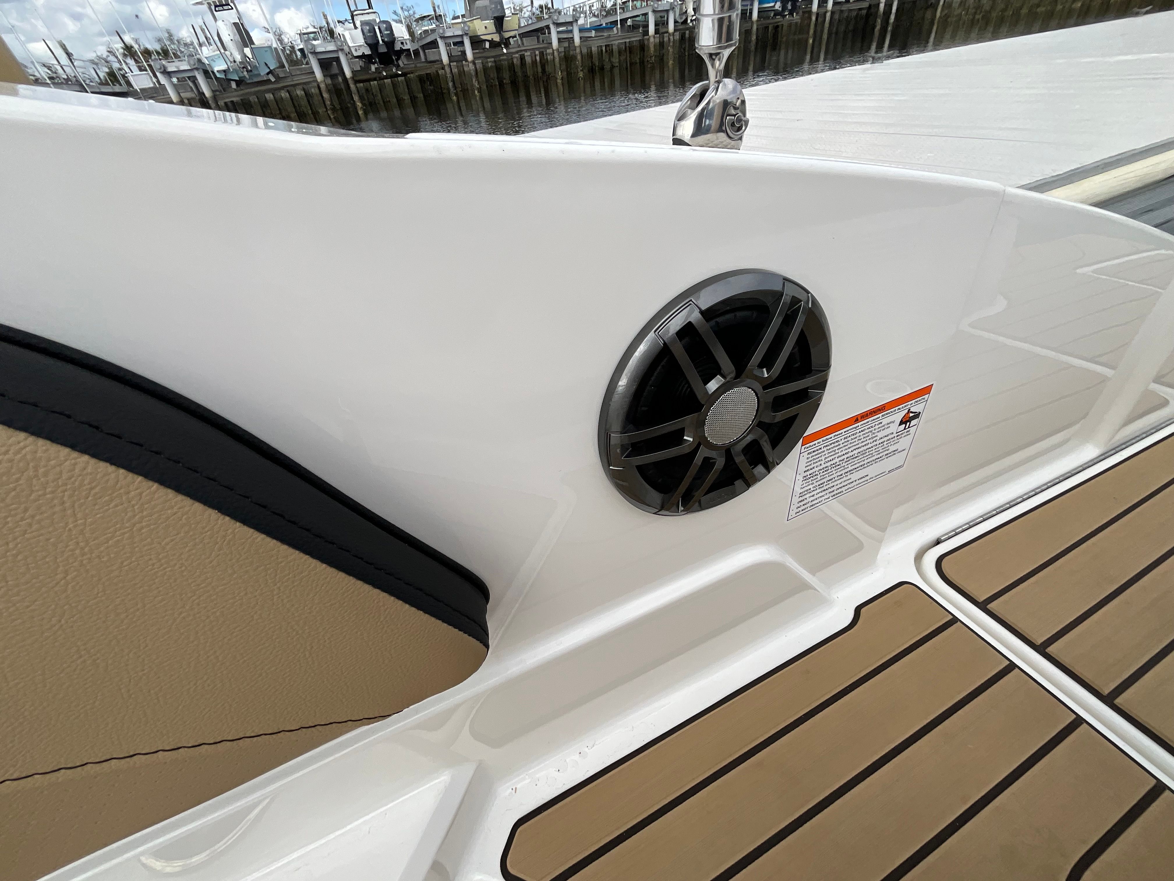 2026 Sea Ray SPX 210 Outboard - 18