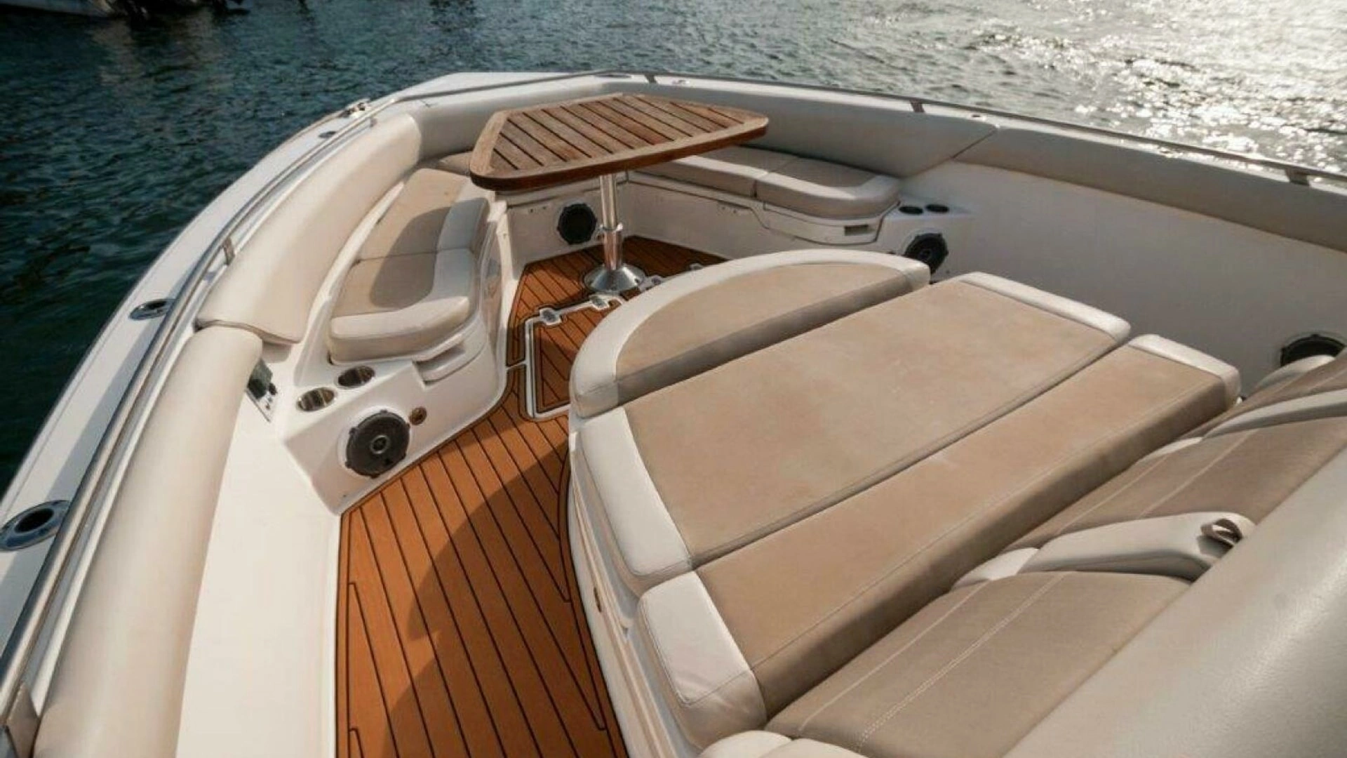 2018 Boston Whaler 420 Outrage - Image 20