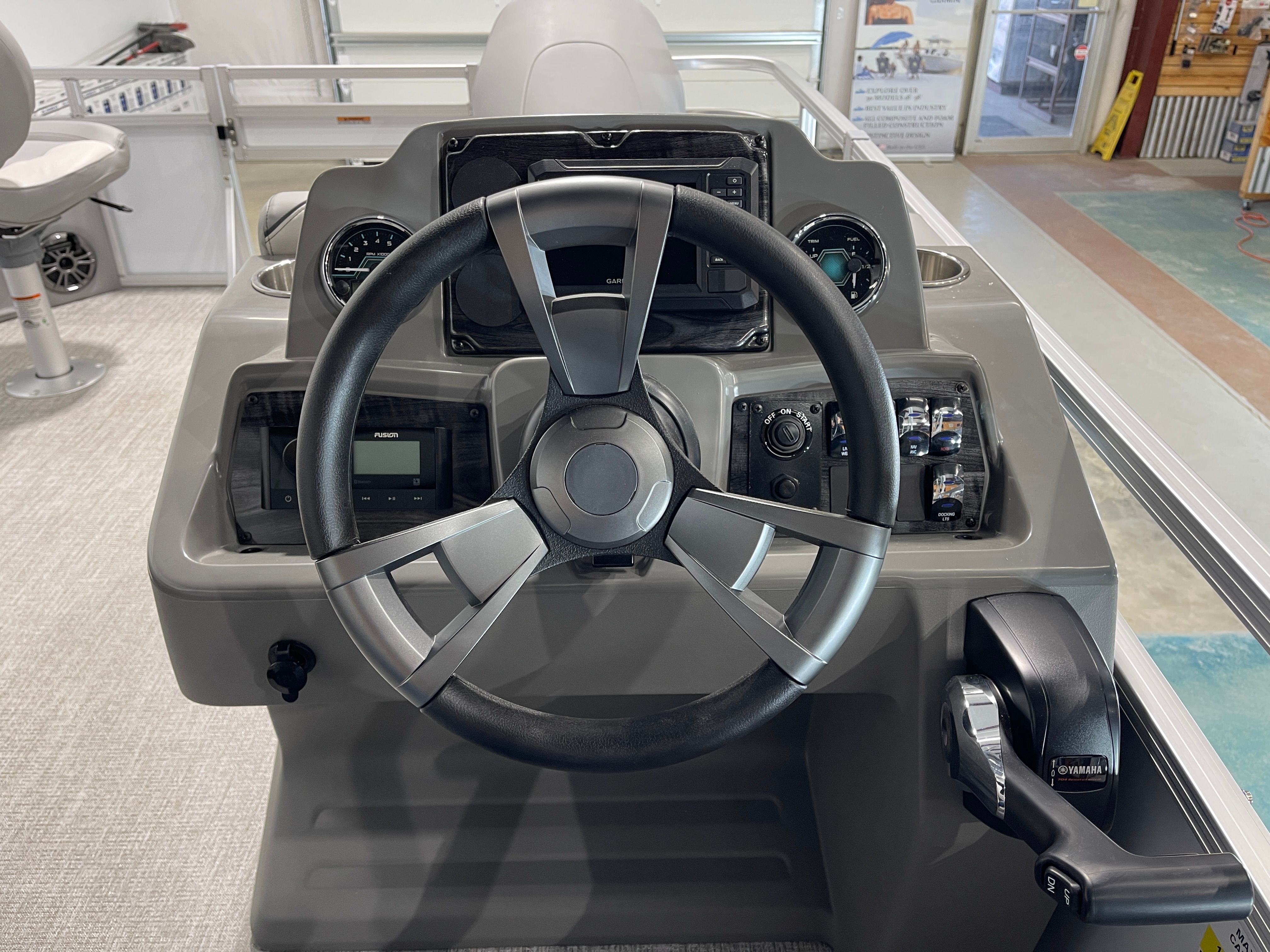 2026 Avalon Venture Quad Fish - 19' - 17