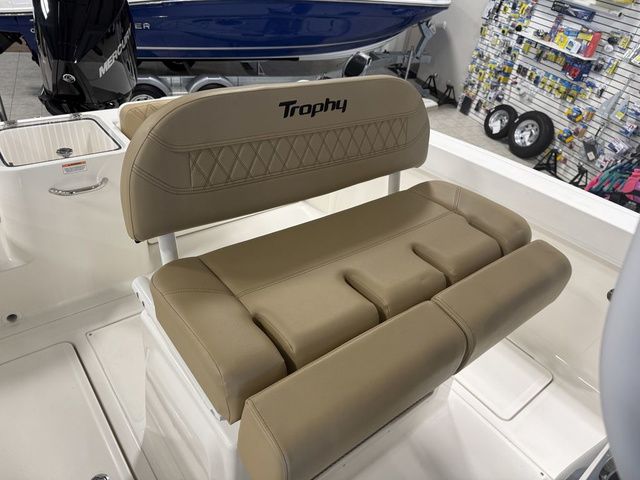 2025 Trophy T24CC - 16