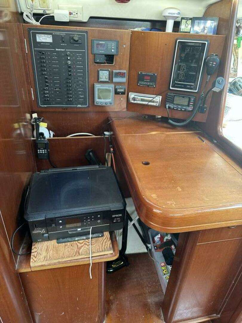 2004 Beneteau 423 - Image 29