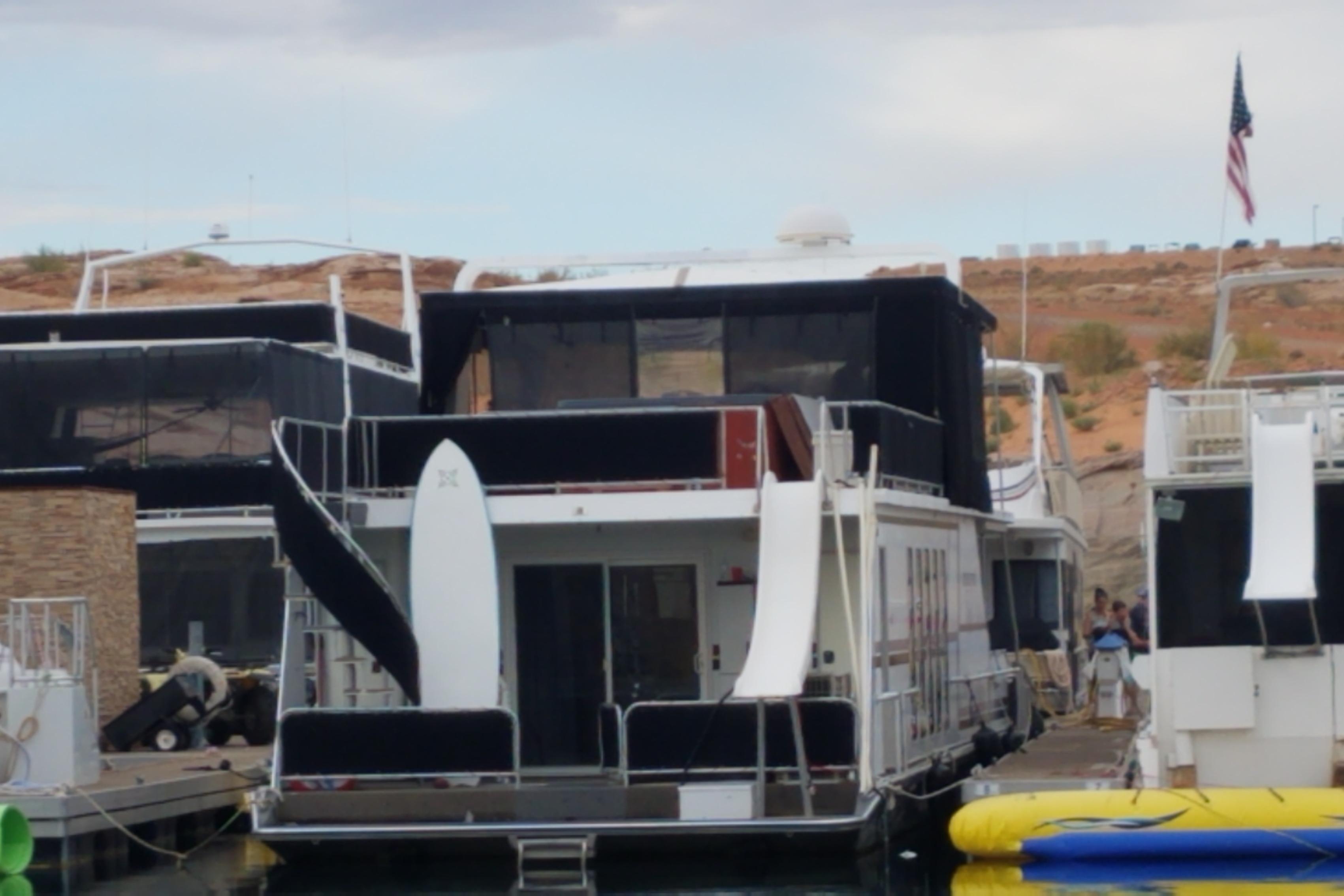 2000 Navigator Showboat