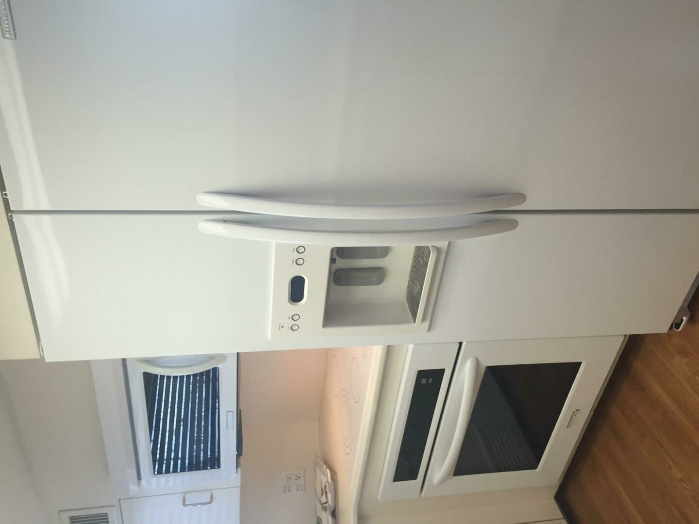 1994 Hatteras 70 Cockpit Motor Yacht - Image 37