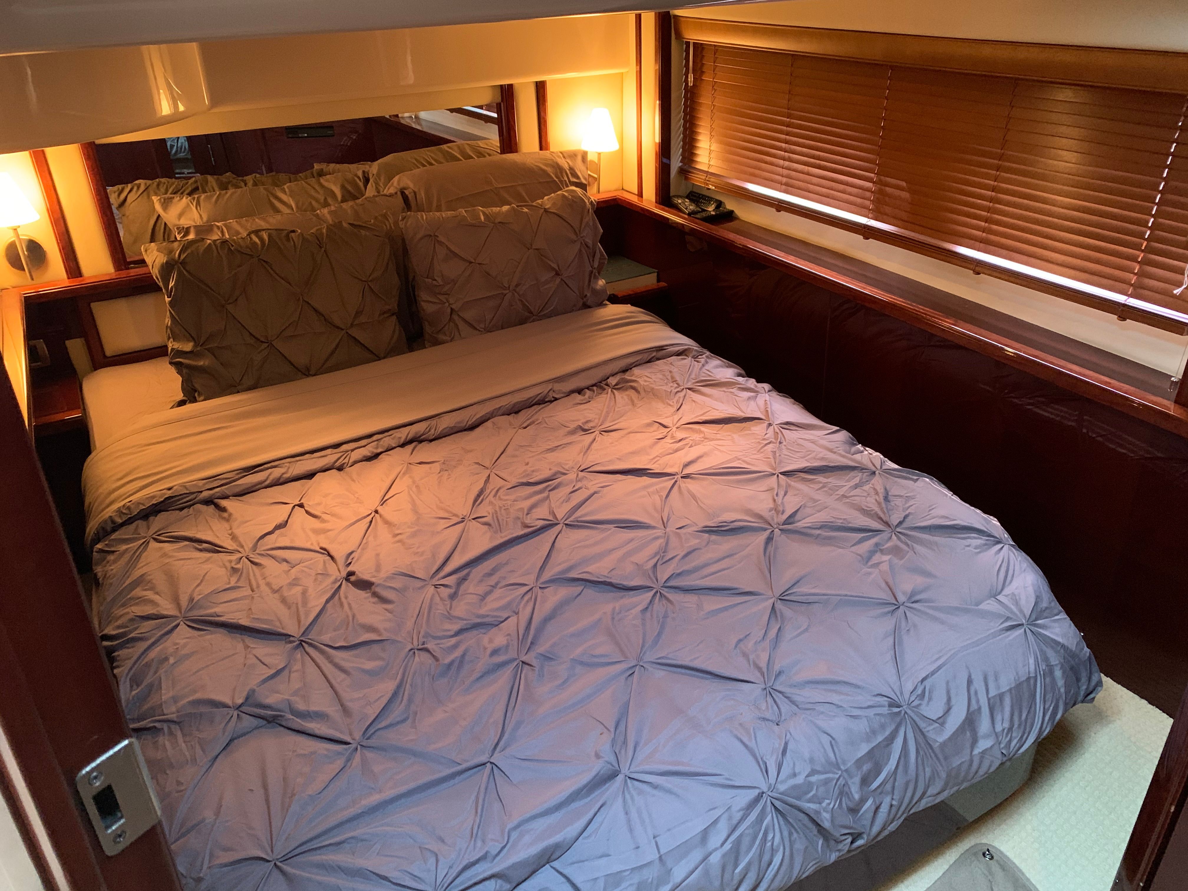 2007 Sea Ray 52 Sedan Bridge - 12