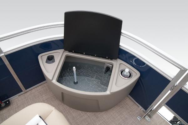 Manufacturer Provided Image: Sun Tracker Fishin' Barge 20 DLX