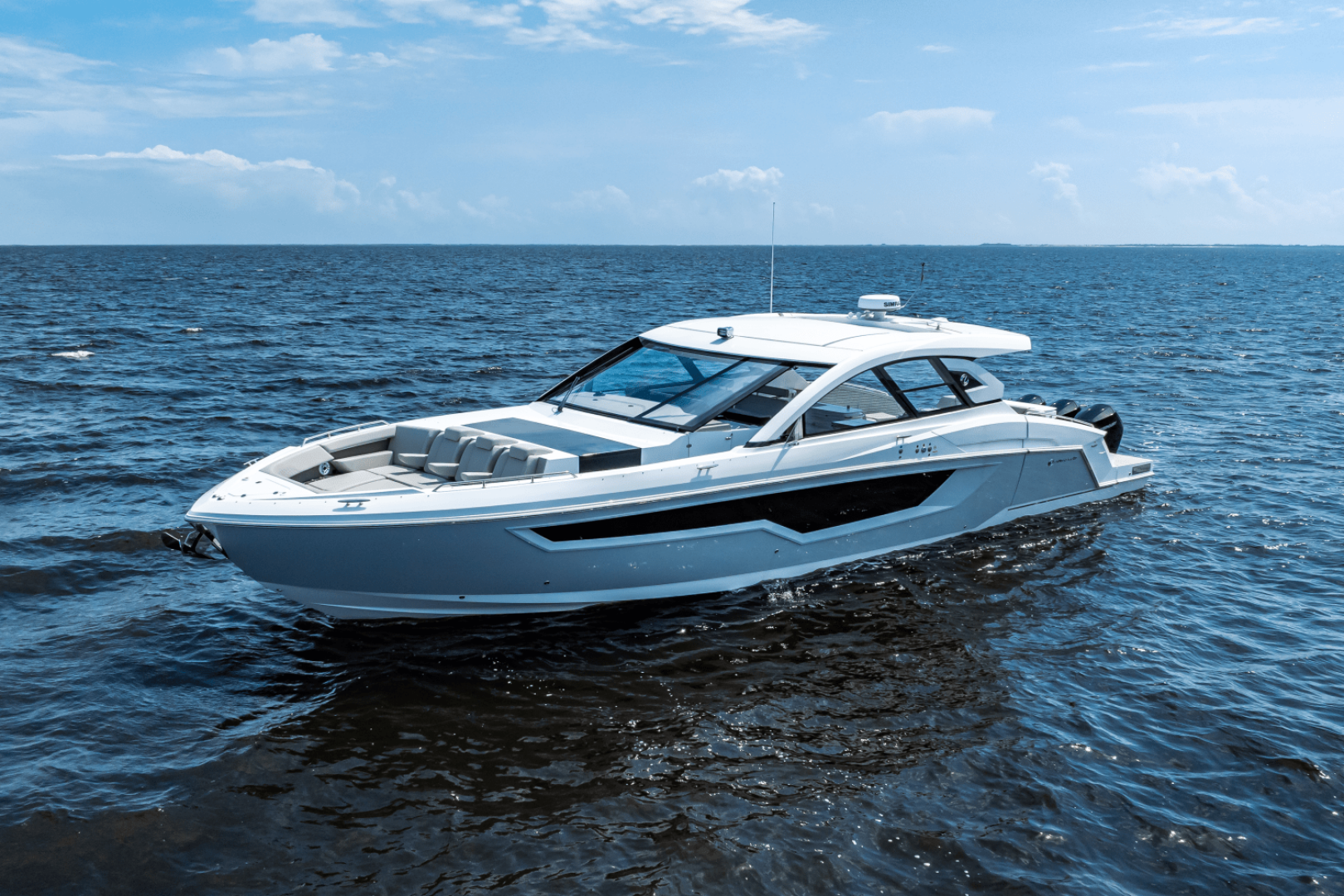 2025 Cruisers Yachts 50 GLS - Image 10