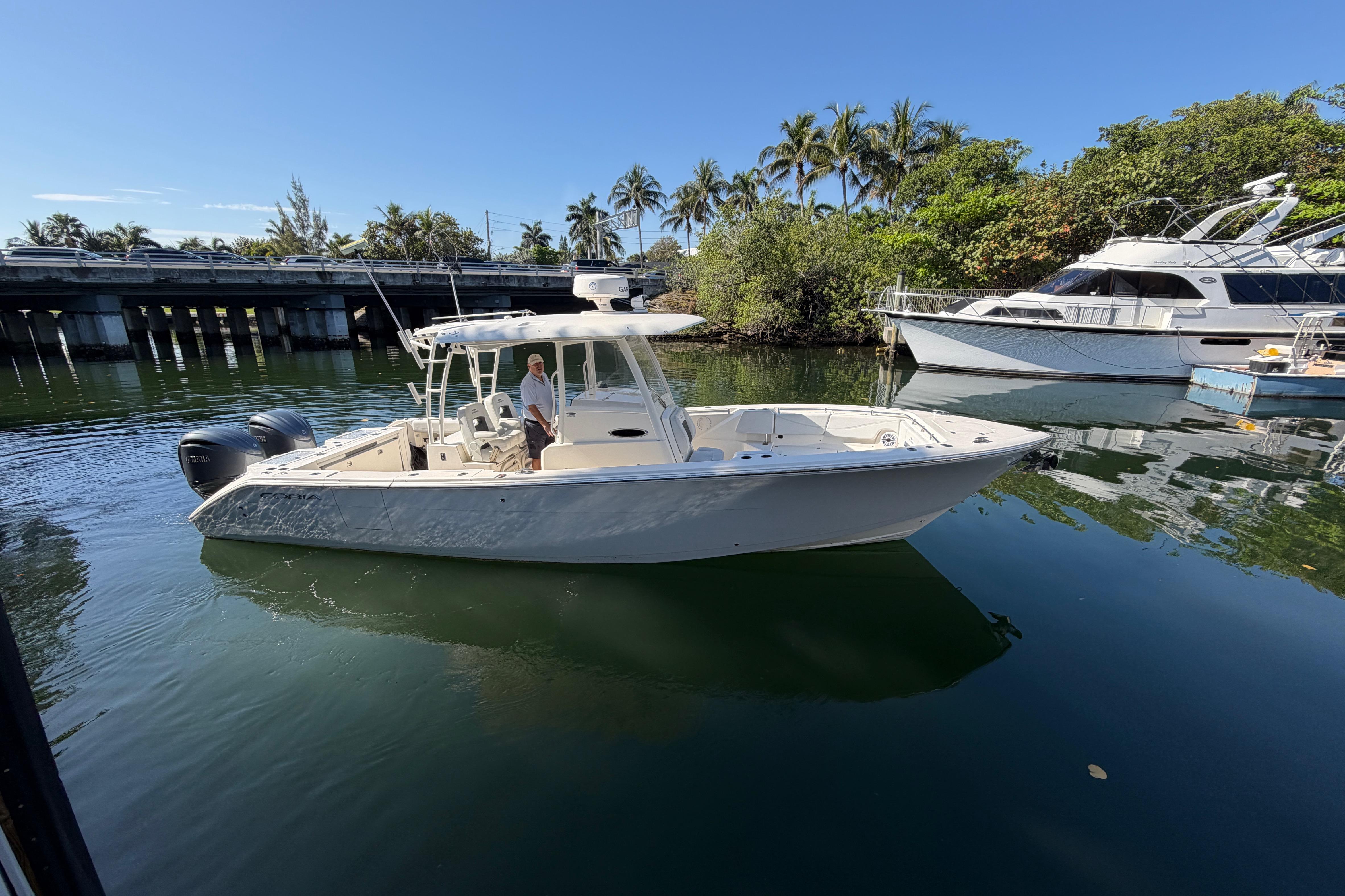2022 Cobia 320 Center Console