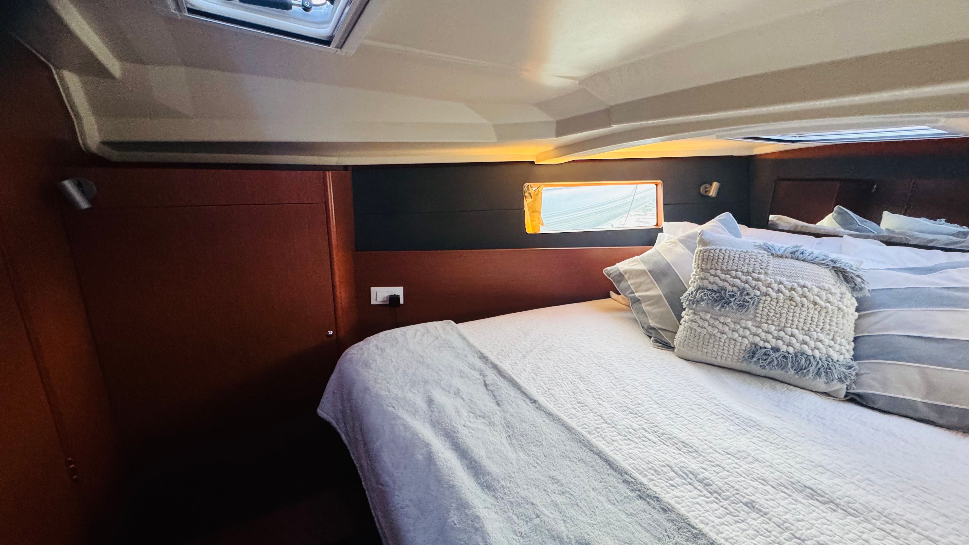 2018 Beneteau Oceanis 41.1 - 13