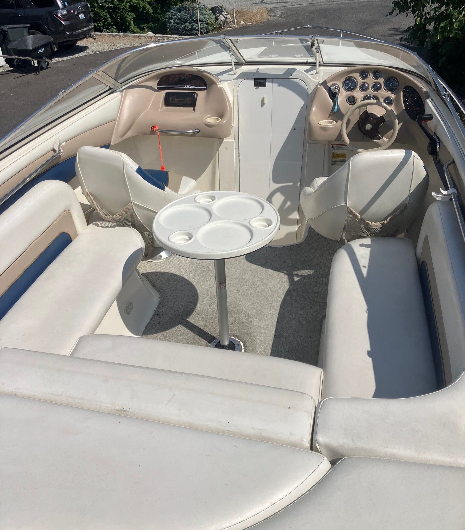 1999 Rinker Captiva 232 Cuddy - 5