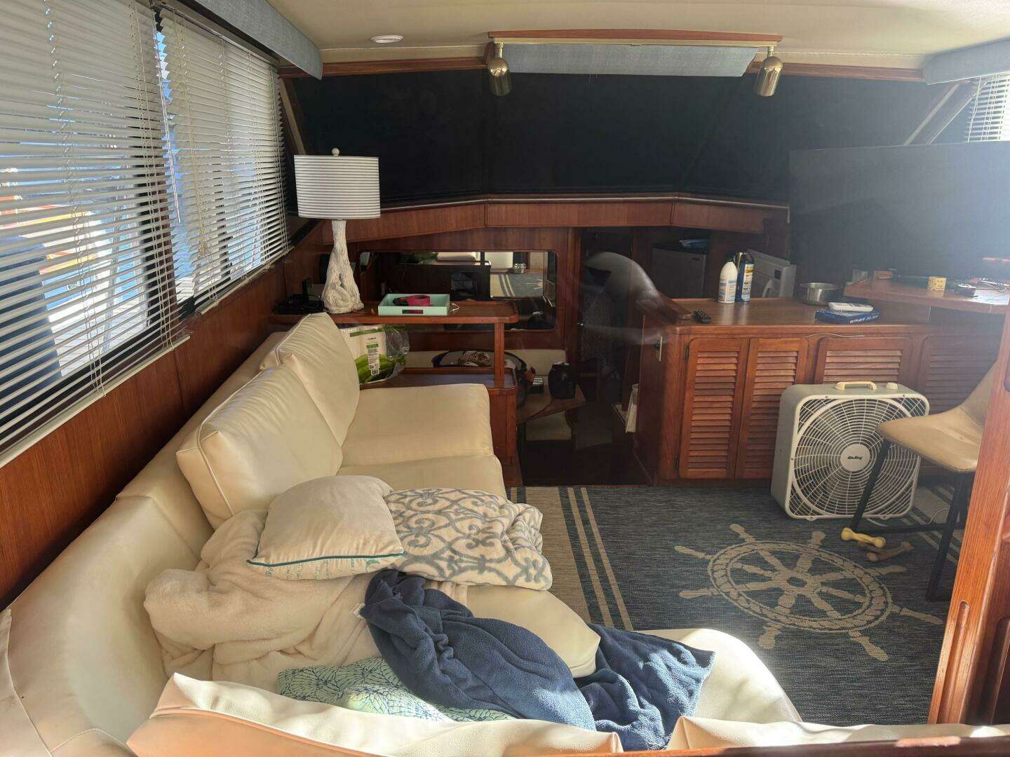 1988 Chris-Craft Catalina 426 - Image 3