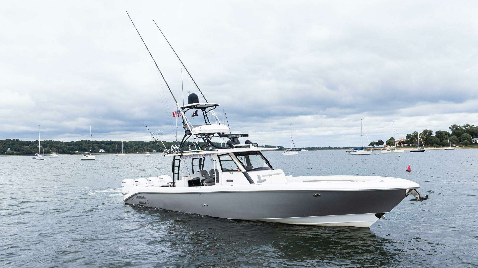 2017 Everglades 435 CC - Image 7