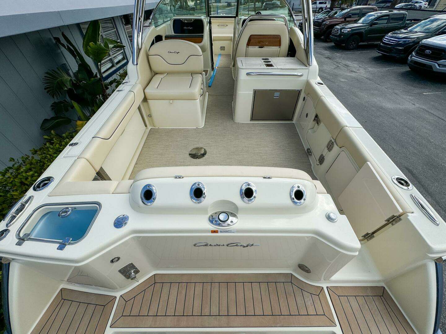 2025 Chris-Craft Calypso - Image 12