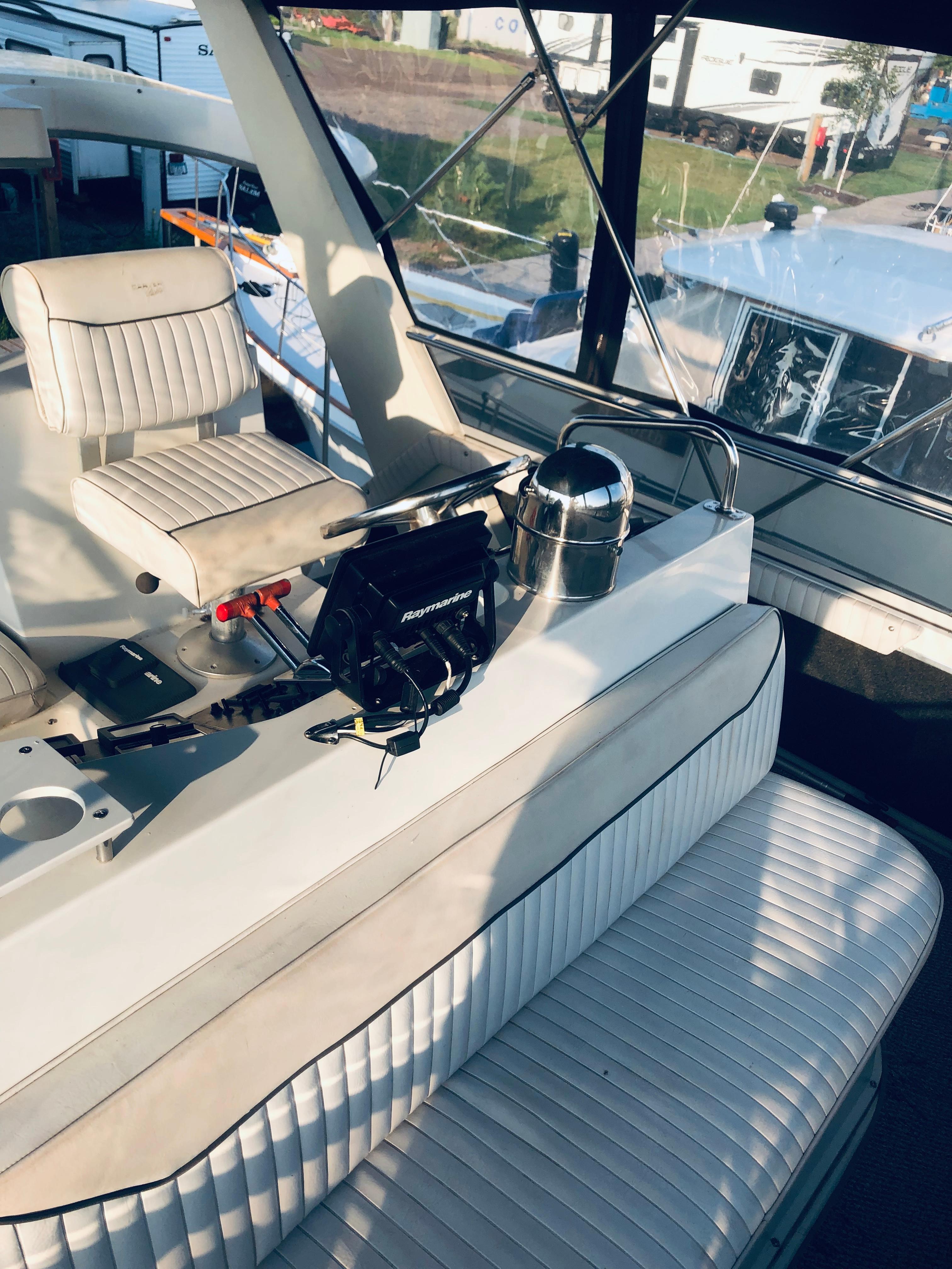 1994 Carver 430 Cockpit Motor Yacht - 5