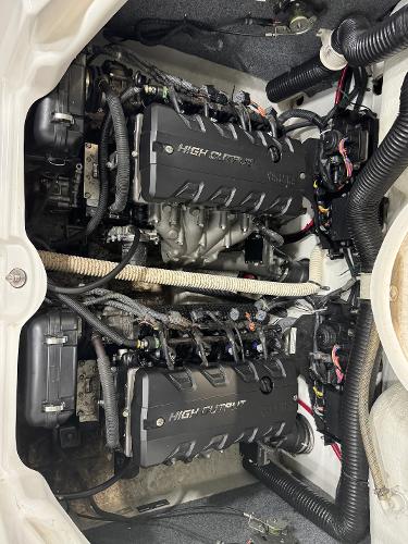 2014 Yamaha Boats 212X engine compartment with dual high-output engines.