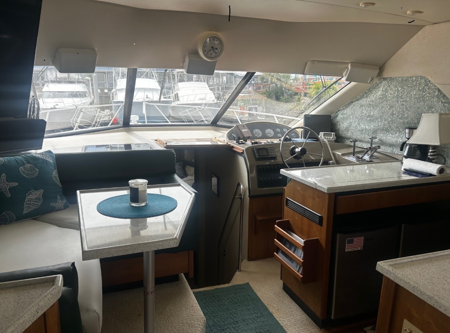 1998 Bayliner 3988 Motoryacht - Image 3