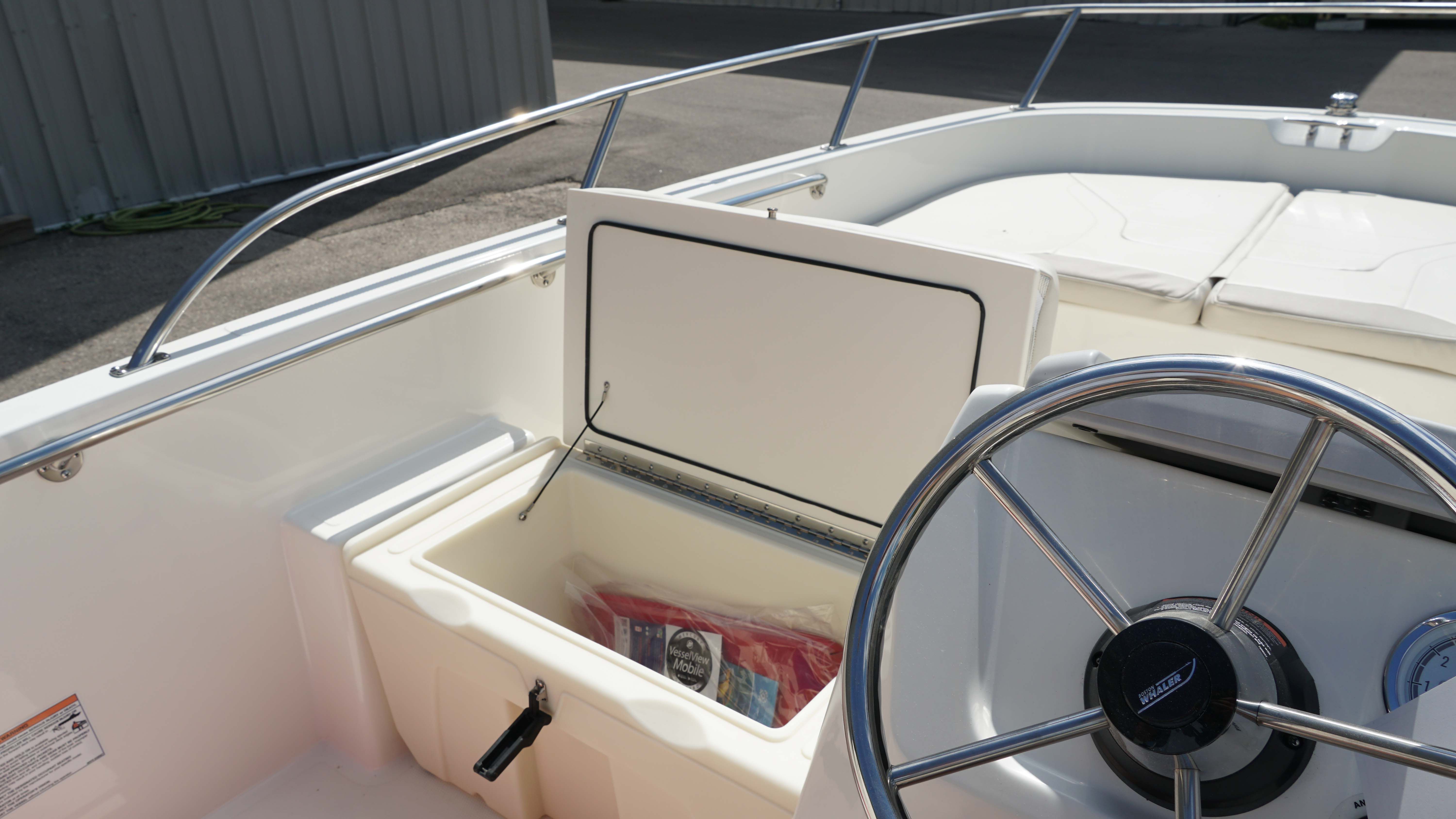2025 Boston Whaler 160 Super Sport - 10