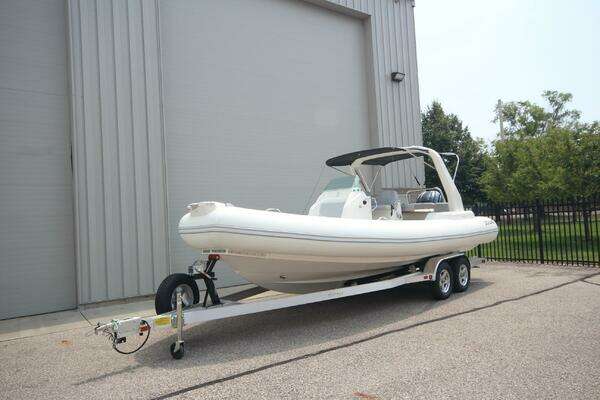 2024 Zodiac Medline 7.5 NEO