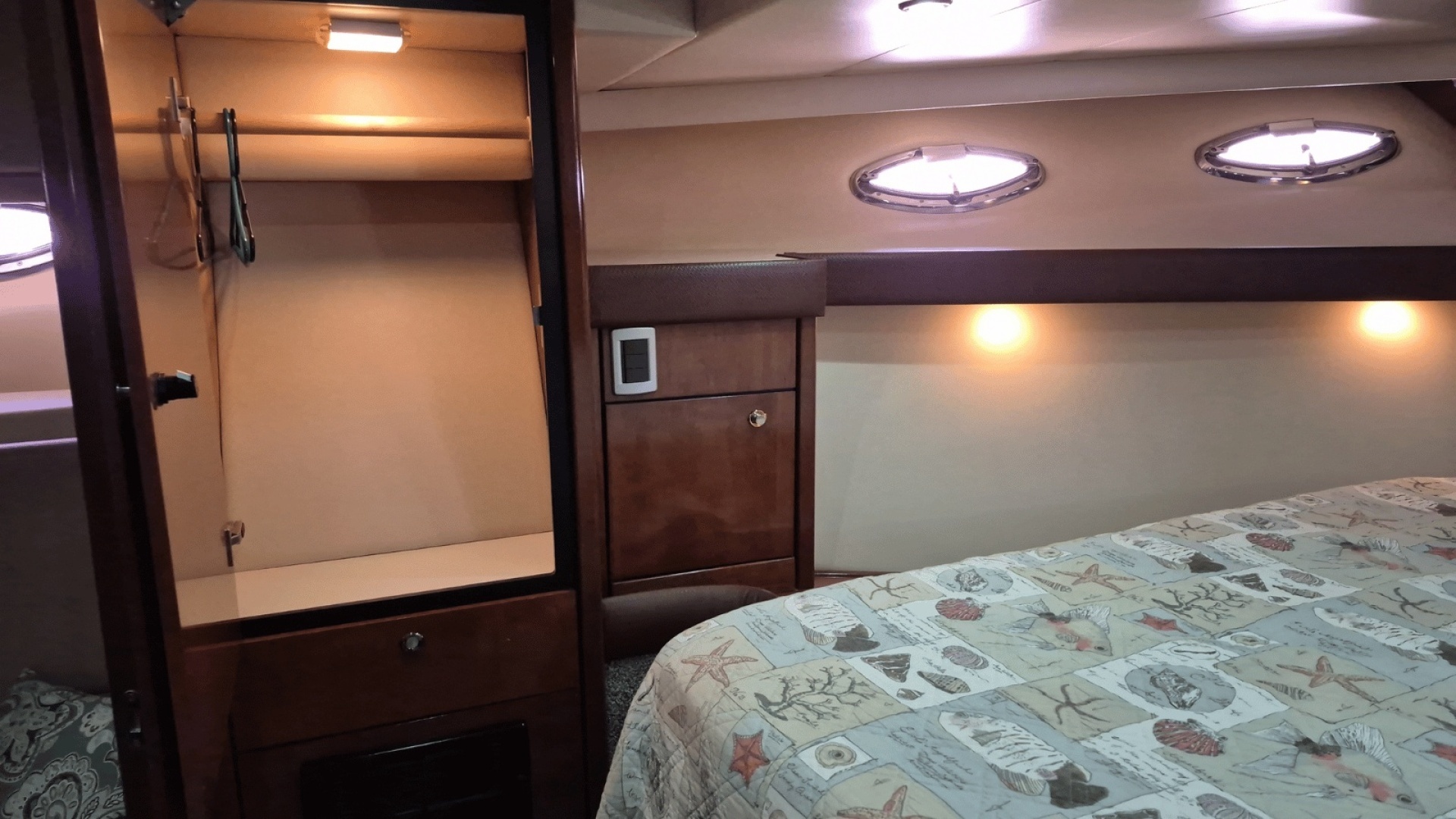 2008 Meridian 490 Pilot House - Image 23