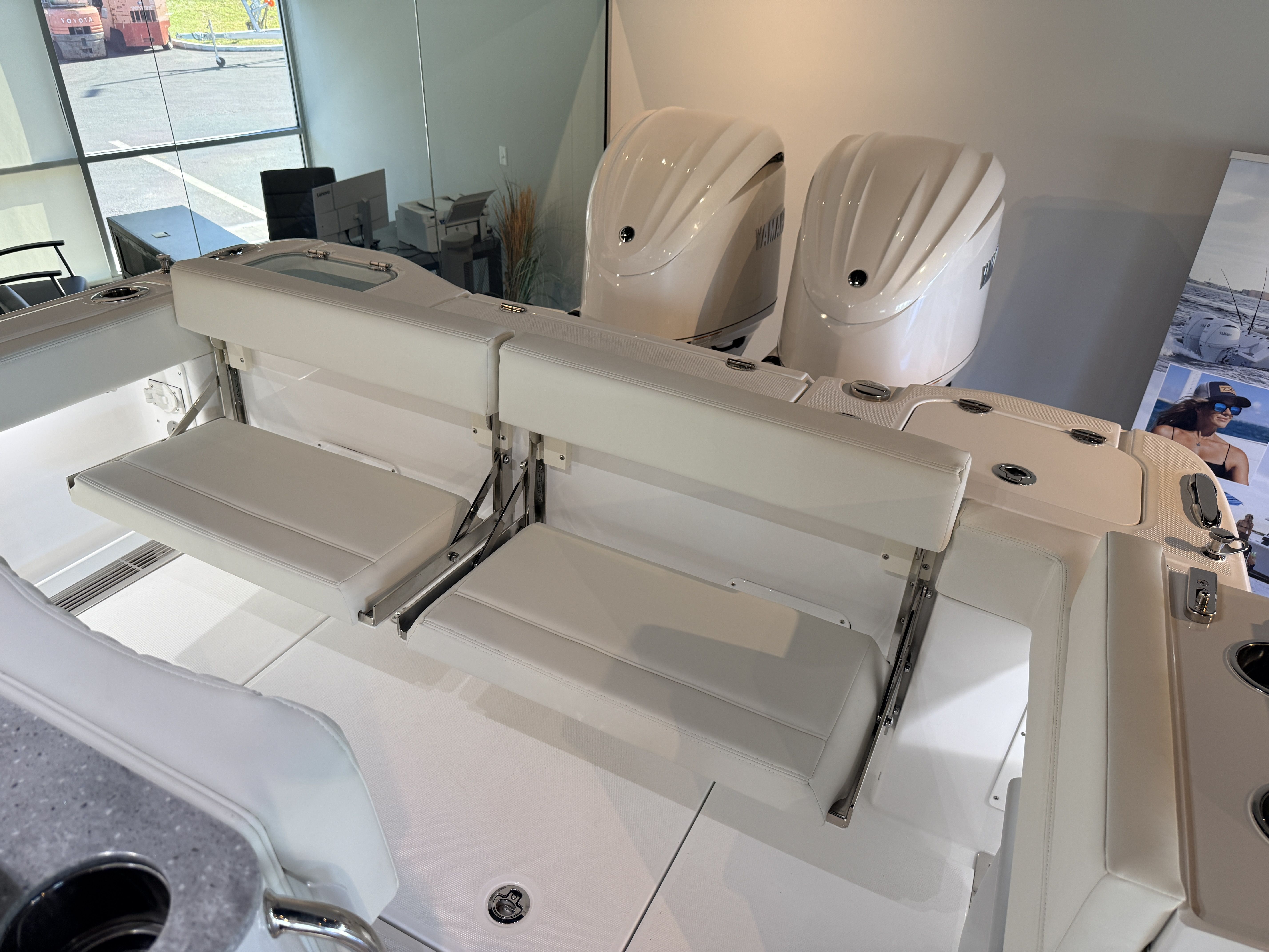 2026 Everglades 285 Center Console - 37