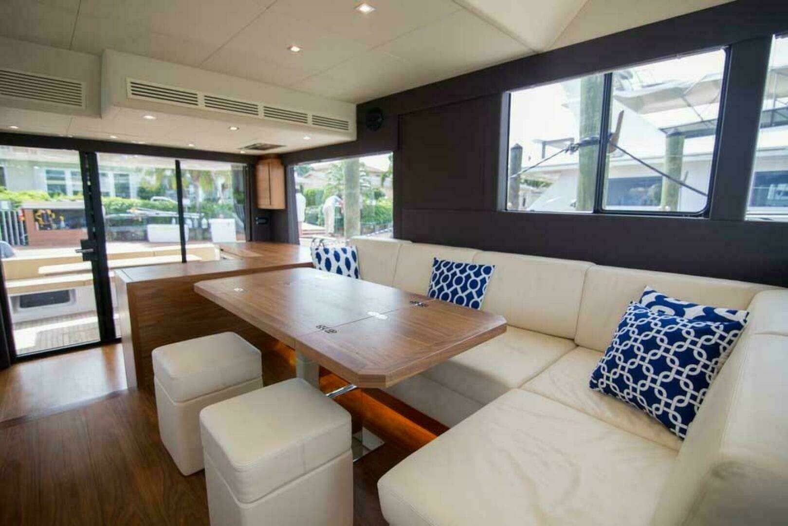 2019 Sundeck Yachts 580 Sport - Image 12