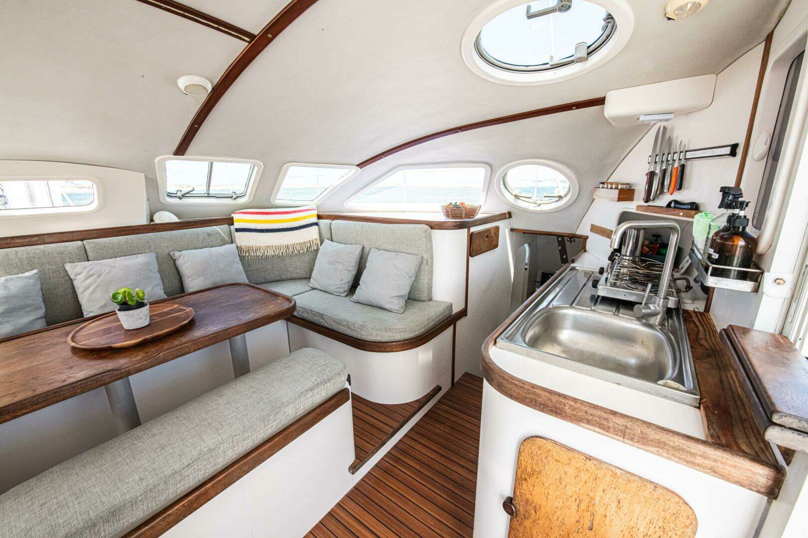 2001 Outremer 45 - Image 13