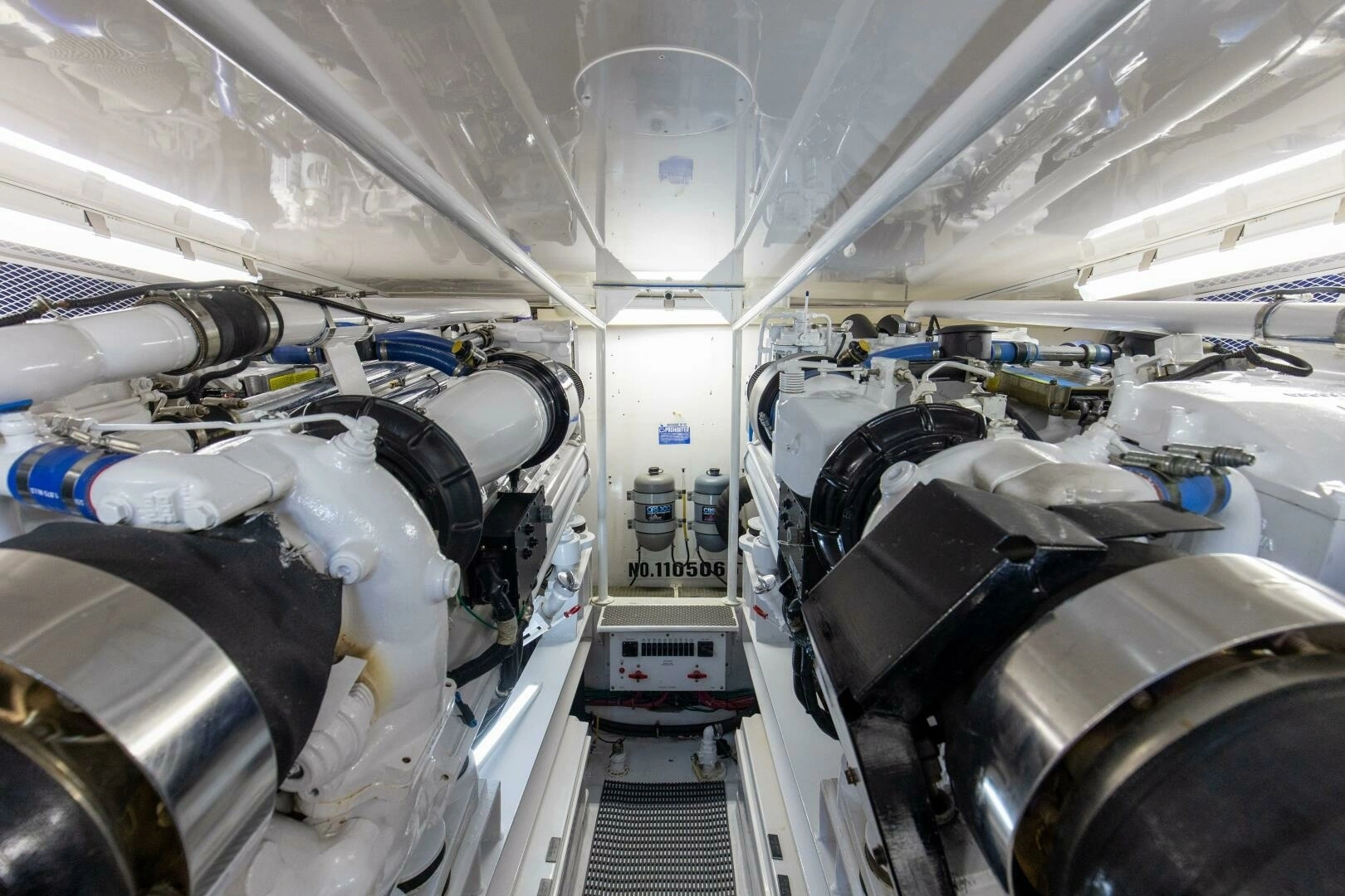 2001 Viking 65 Enclosed Bridge - Image 35