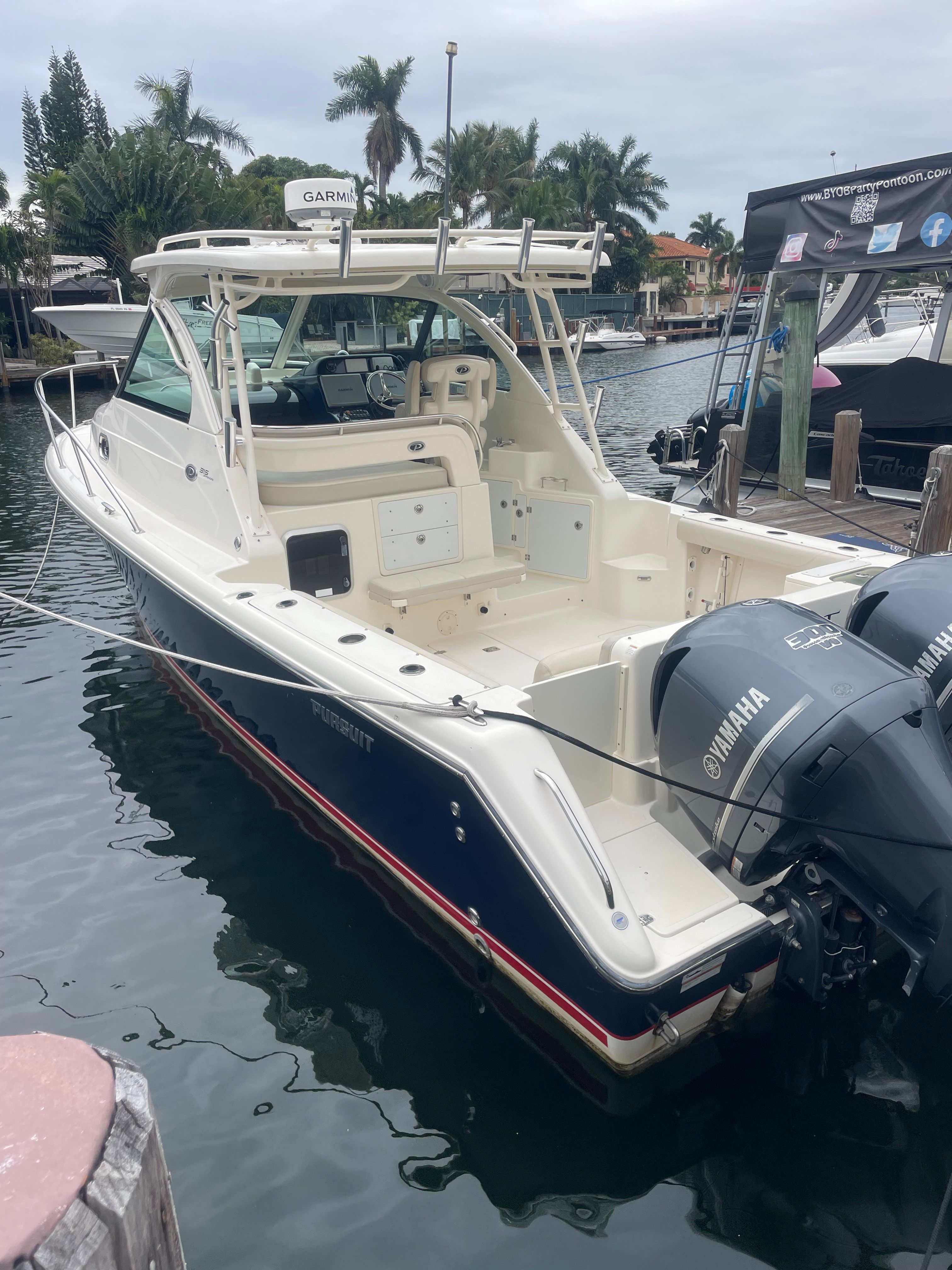 2014 Pursuit OS315 - 2