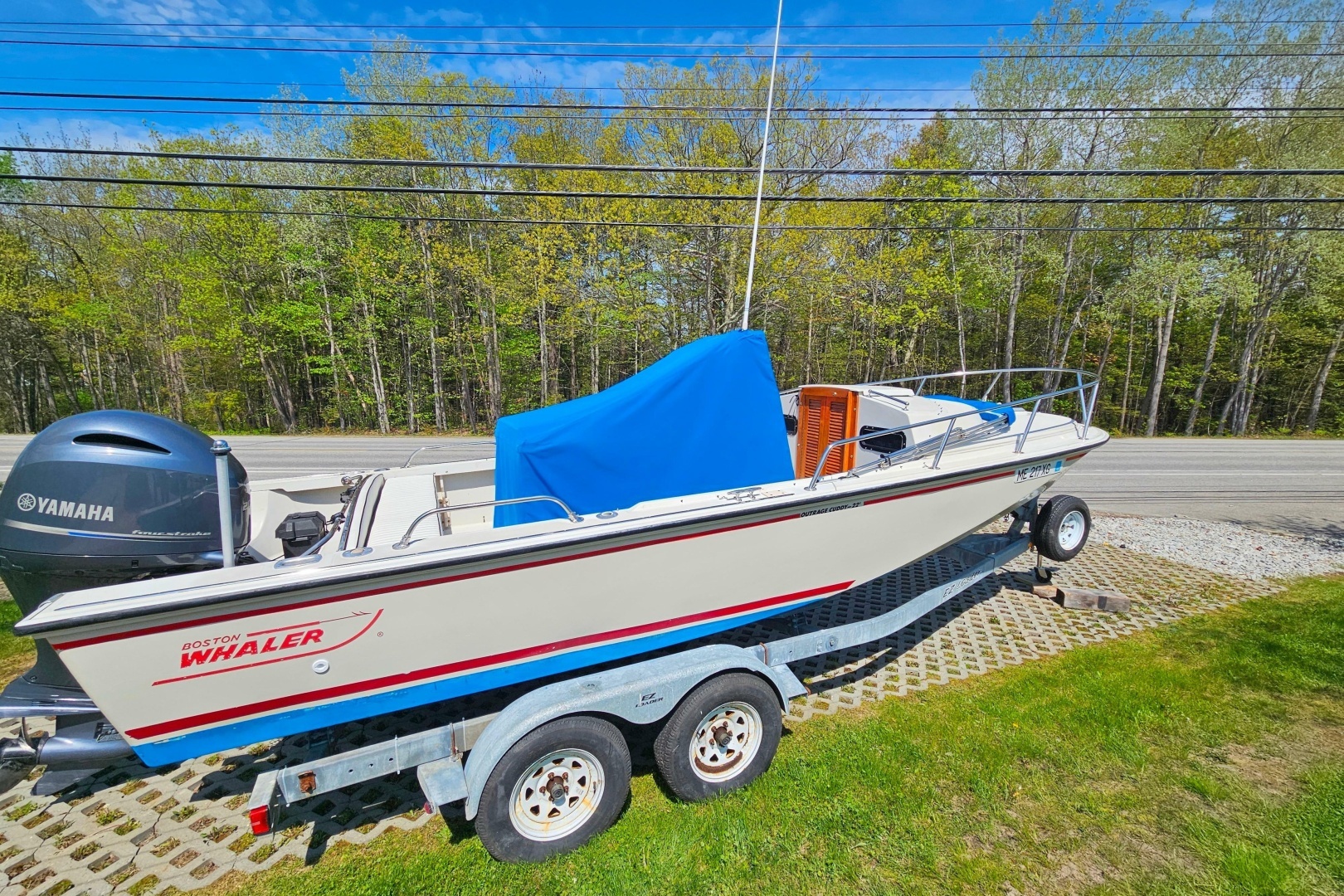 1990 Boston Whaler Outrage Cuddy - Image 12