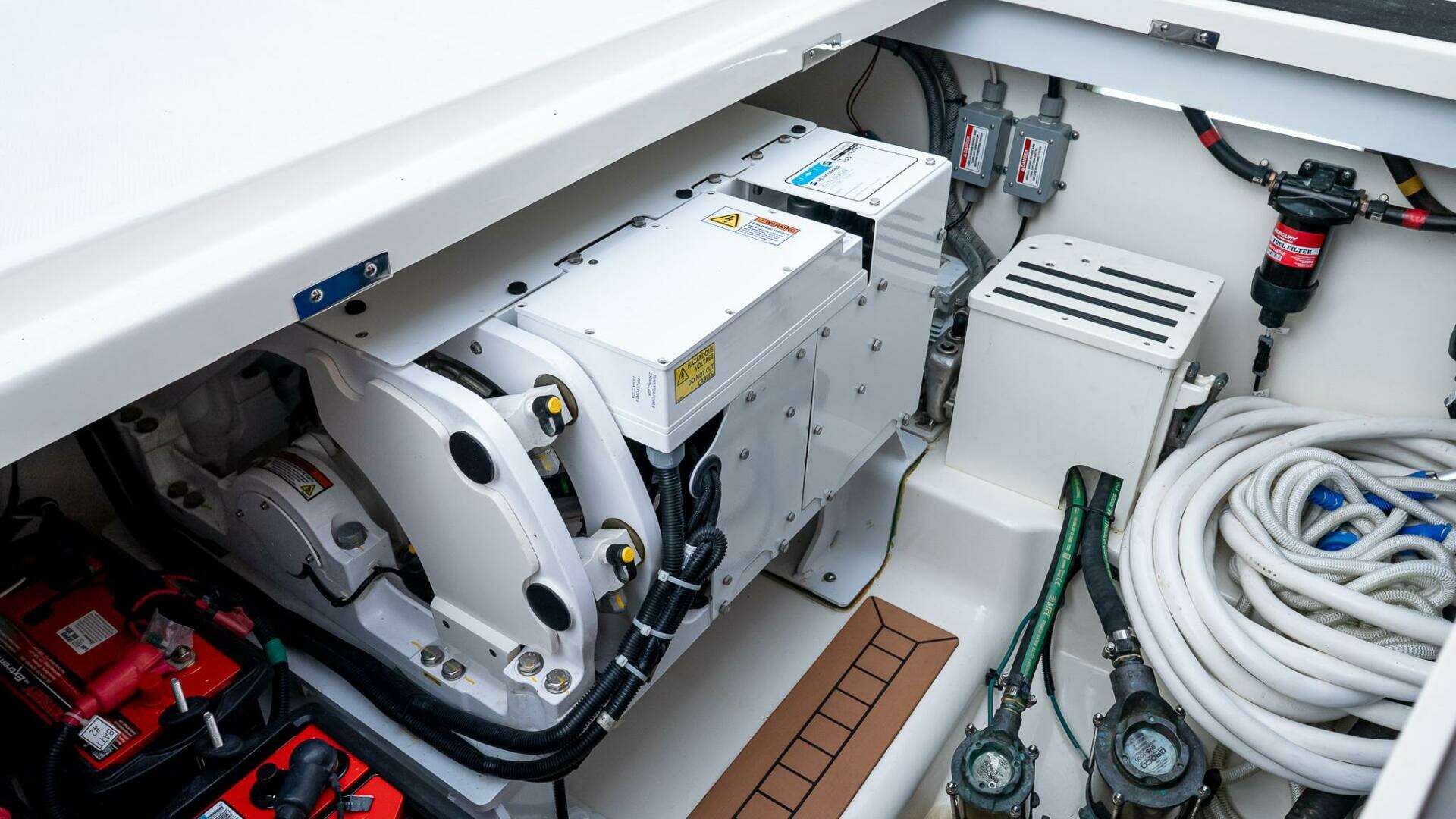 2024 Boston Whaler 405 Conquest - Image 23