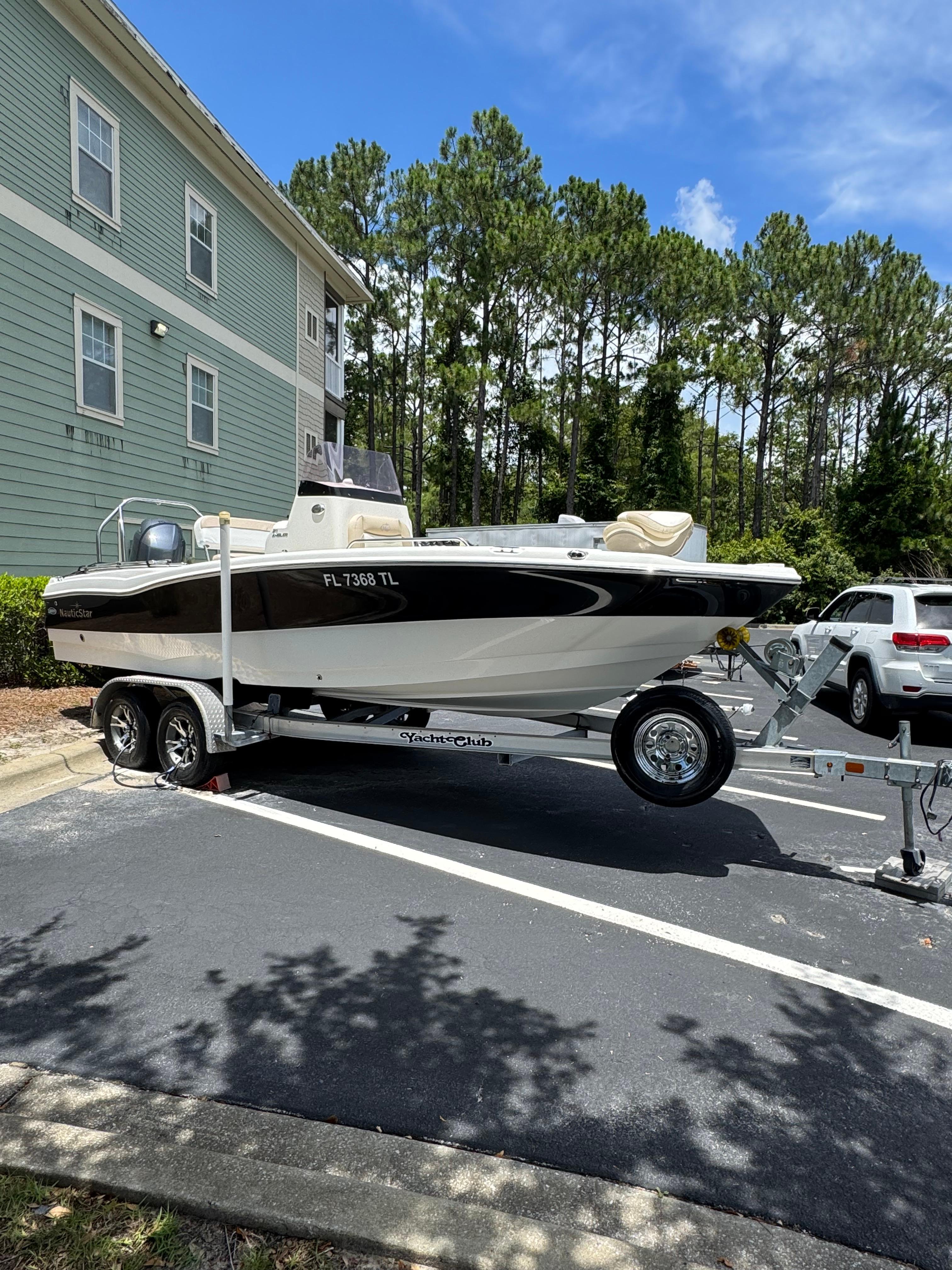 2018 NauticStar 211 Angler - 3