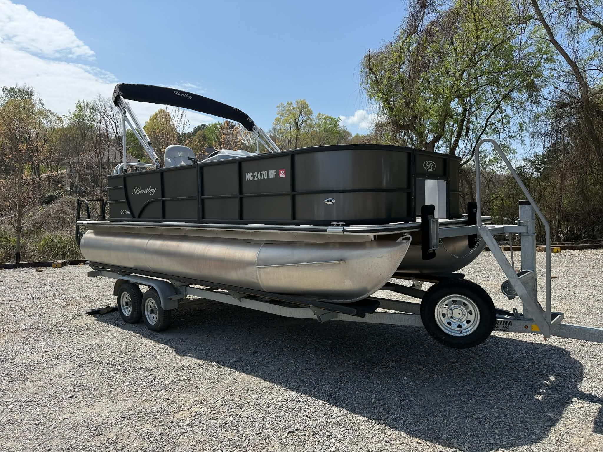 2023 Bentley Pontoons Legacy 200 Fish