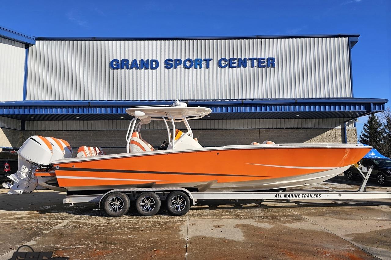 2021 Avanti 36 Center Console